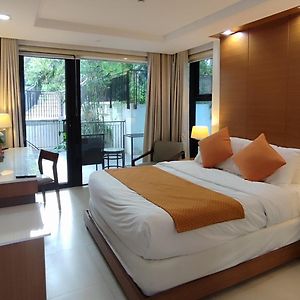 Executive Suites Queen